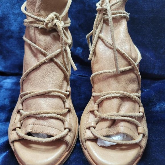 Baske California Heels - Picture 1 of 6